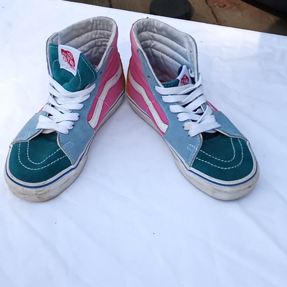 VANS MUTICOLOR MID TOP MODEL# 500714